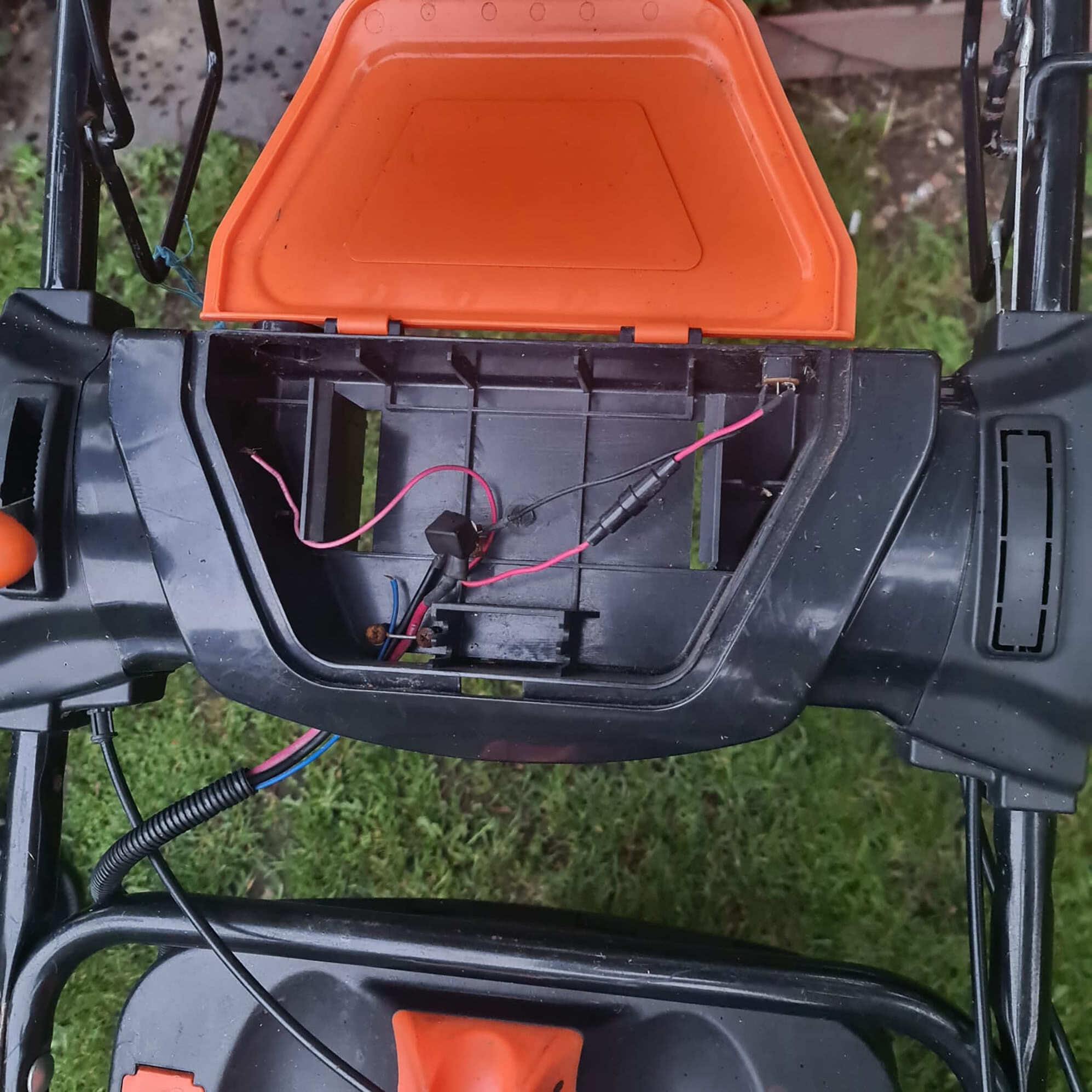 Hyundai P5100SPE battery replacement electric lawn mower AGM