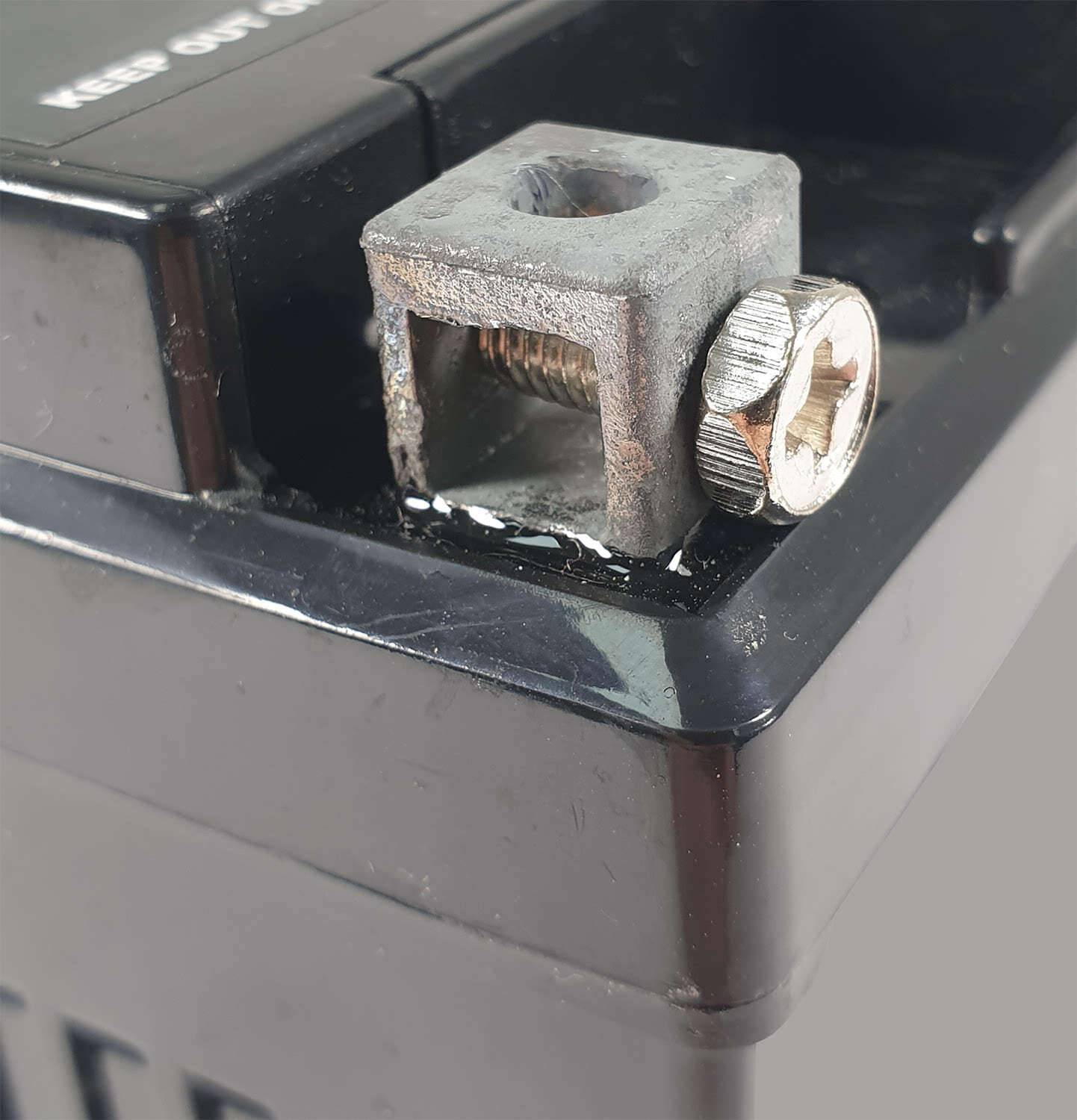 Peugeot-Buxy-RS 1995-1997 battery replacement motorcycle 12v
